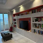 Stanza In Appartamento Luminoso E Silenzioso