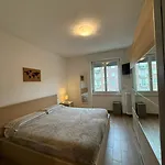 Stanza In Appartamento Luminoso E Silenzioso